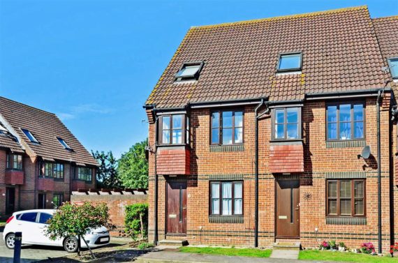 1 Bedroom Detached